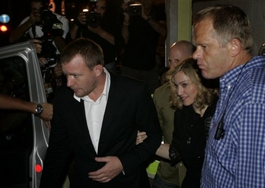 Madonna & Guy Ritchie in Israel
