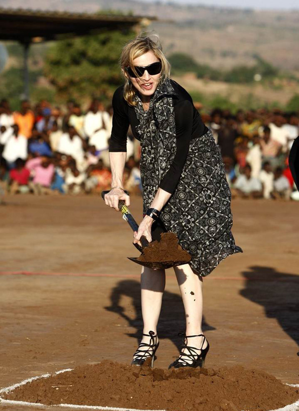 Madonna breaks ground in Malawi