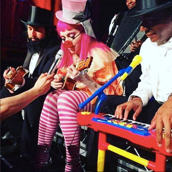 Madonna: Clowning around in Melbourne 💘#tearsofaclown