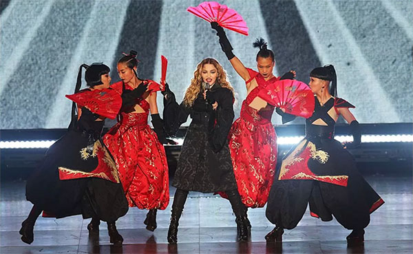 On the Rebel Heart tour, the singer wore this Arianne Phillips-designed kimono (Getty Images)