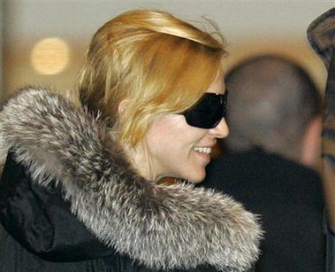 Madonna arrives in Moscow